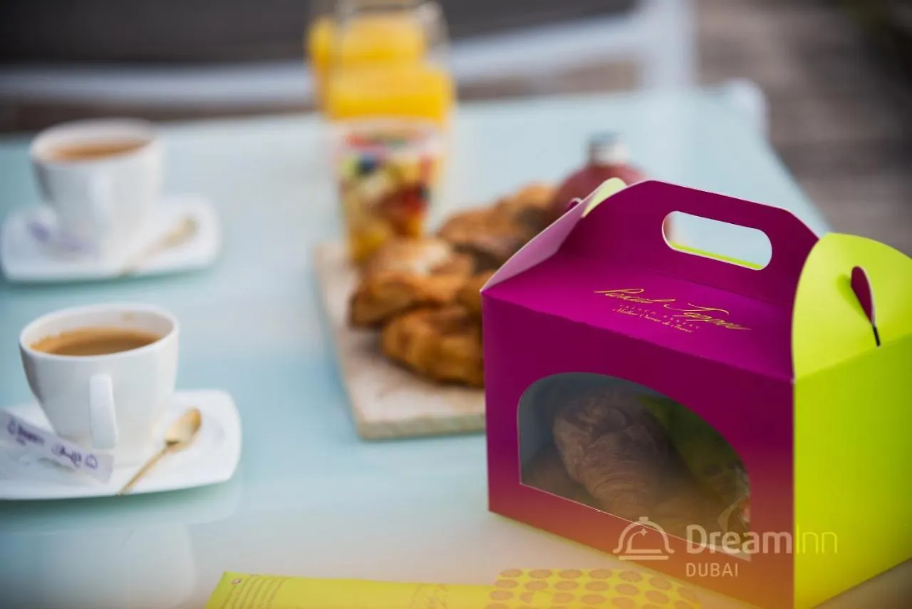 Dream Inn - Arabian Retreat Palm Villa Dubai 0*,  United Arab Emirates