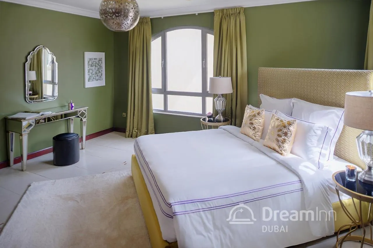 Dream Inn - Arabian Retreat Palm Villa Dubai 0*,  United Arab Emirates